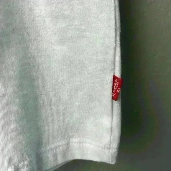 Women's Levi’s short sleeve t-shirt size small - Picture 3 of 8